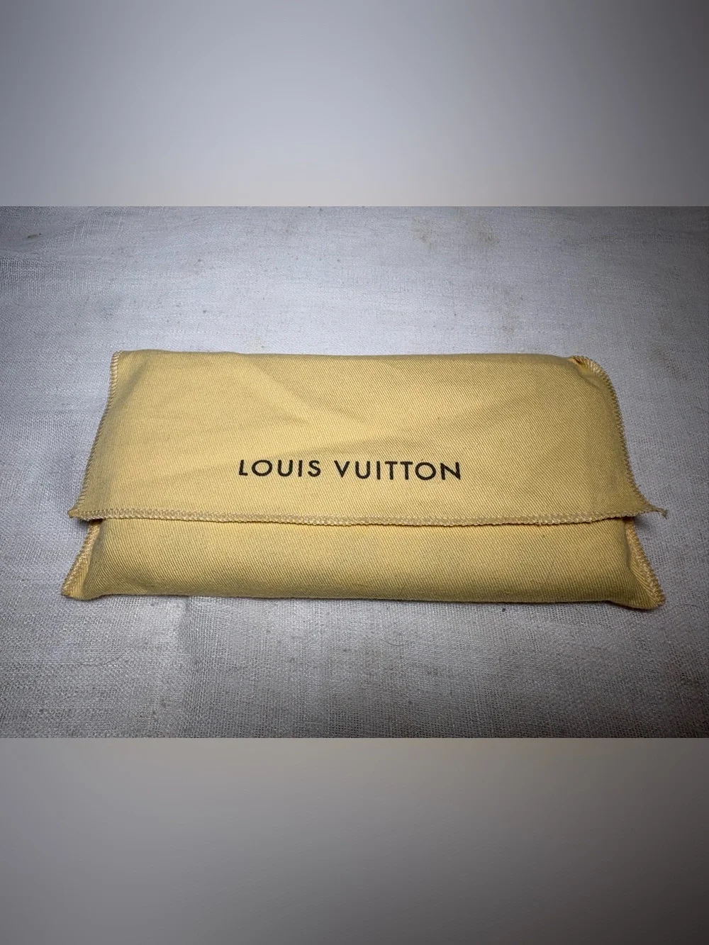 Authentic Louis Vuitton Damier Azur Zippy Wallet Full Zip Around Checkered